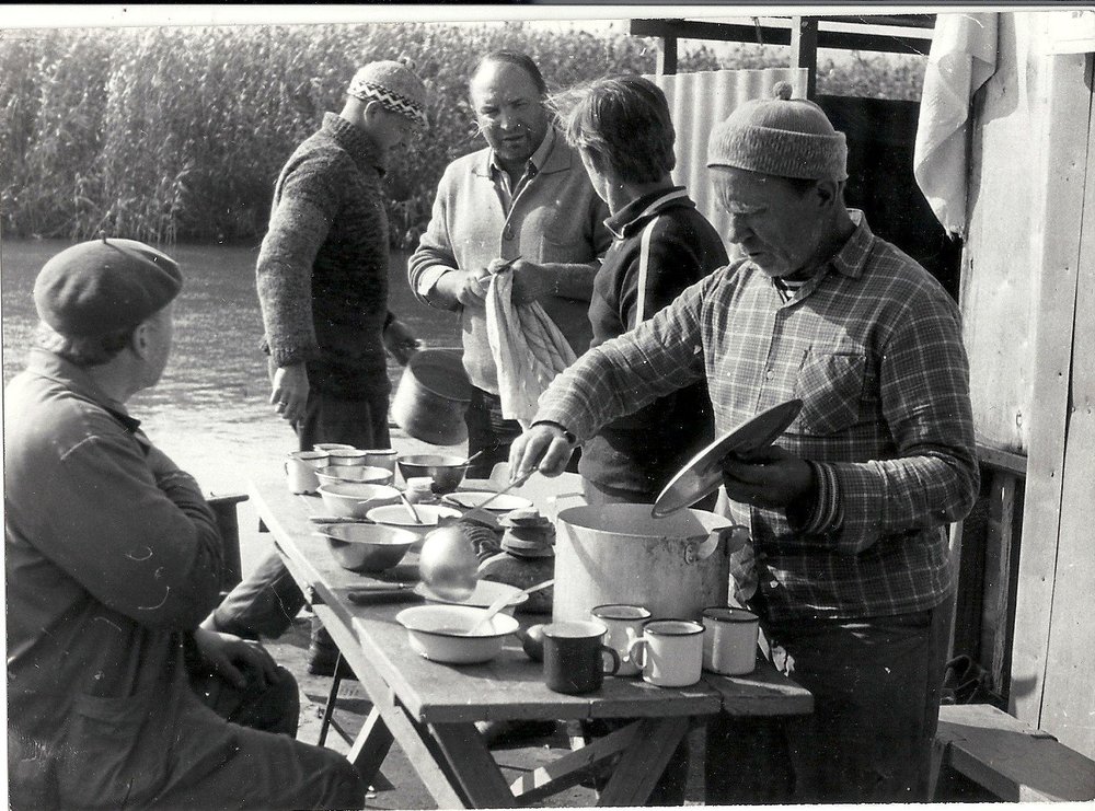 обед на дебаркадере.jpg